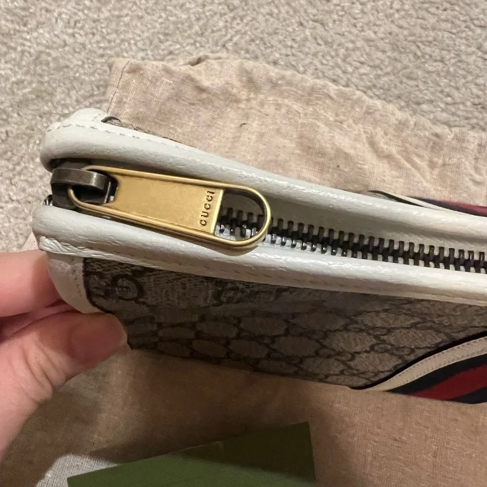 Gucci Clutch - Picture 3 of 7